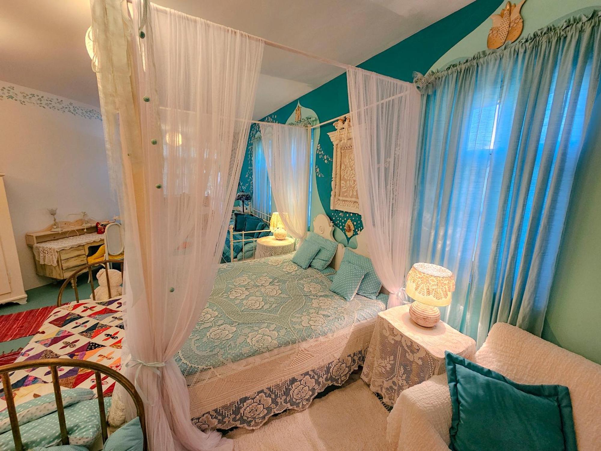 德布勒森 Feher Tulipan Apartman酒店 外观 照片